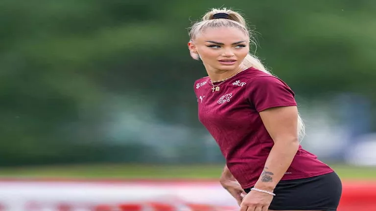 أجمل لاعبة في العالم تبدأ فصلًا جديدًا في الكالتشيو بعد تجربة اليوفي