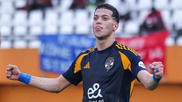 إمام عاشور يظهر برفقة نجله في 3 صور مميزة تحت أنغام أحمد مكي