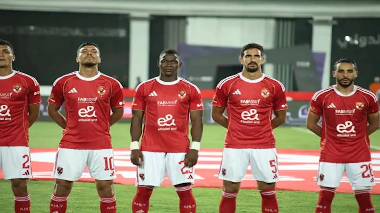 الأهلي يتخذ قراراً رسمياً بشأن حكم مباراة فاركو المثيرة للجدل