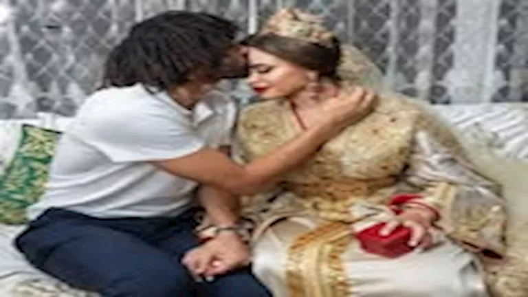 النني يحتفل بفوز فريقه على الشارقة بجاحتفال مميز مع زوجته الثانية