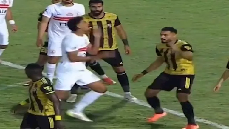 تصرفات غريبة لحسام عبد المجيد خلال مباراة الزمالك والمقاولون العرب تسجل 10 لحظات فريدة