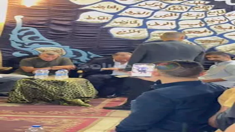 حوار مثير بين محمود الخطيب ووليد خلال عزاء فاروق العامري: 10 صور توثق اللحظة