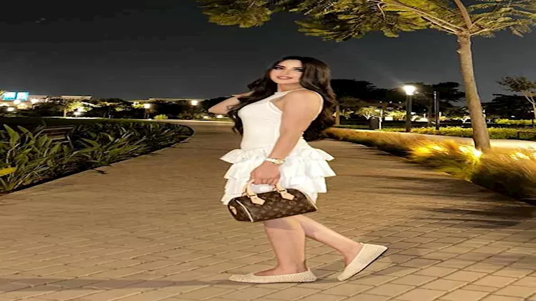 زوجة محمد عواد تنشر صورًا مذهلة تعكس لحظات خاصة مع الخرزة الزرقاء والقلب