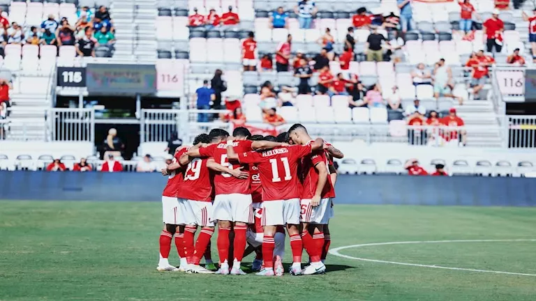 غياب 4 لاعبين مؤثرين عن صفوف الأهلي قبل مواجهة بيراميدز المرتقبة