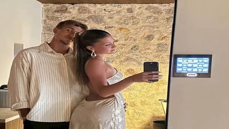 لاعب بايرن ميونخ يدخل في علاقة مع ابنة أسطورة النادي الشابة البالغة 17 عامًا