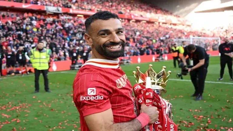 محمد صلاح يواجه أزمة كبيرة مع ليفربول وارتباطه الغامض بسلوت ورجاله