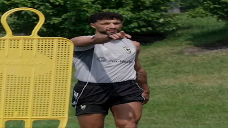 وسام أبو علي يعلن عن رقمه الجديد مع فريق كولومبوس كرو الأمريكي