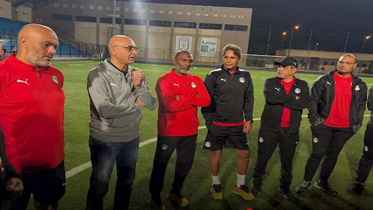 وليد درويش يلتقي بلاعبي منتخب الشباب قبيل بدء معسكرهم في أبها استعداداً للكأس
