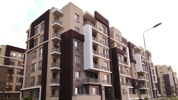 تسليم 2045 قطعة أرض سكنية