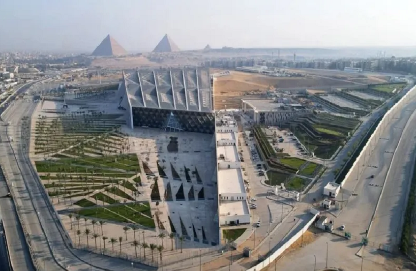 تجهيزات النقل لمتحف مصر الكبير