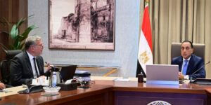 مدبولي مع وزير البترول