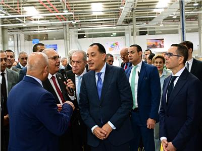 رئيس الوزراء يتفقد مصنع المنصور للفلاتر