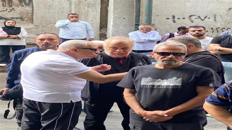 حضور نجوم الفن جنازة عبدالله