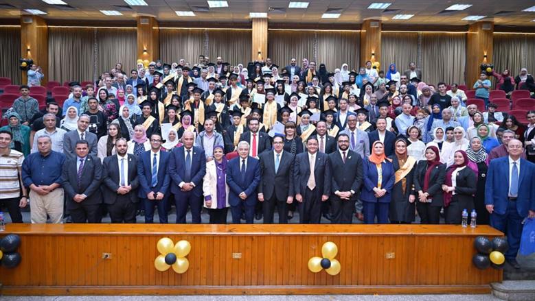 جامعة القاهرة تكرم 61 من أبناء أعضاء هيئة التدريس