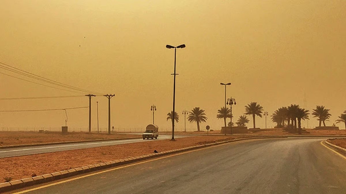 نَبَّه المركز الوطني للأرصاد من هبوب رياح نشطة