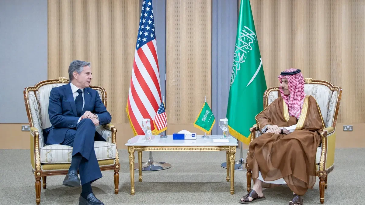 وزير الخارجية السعودي يستقبل نظيره السريلانكي